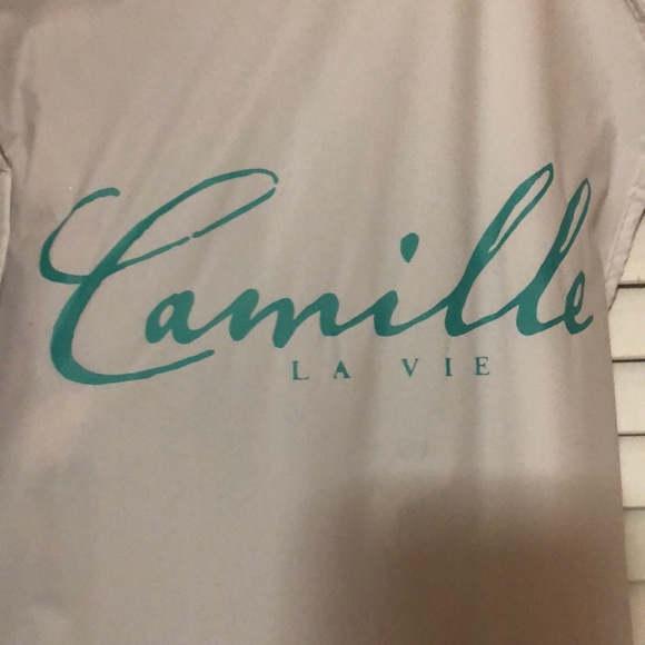 Still with tag and has only been worn once.